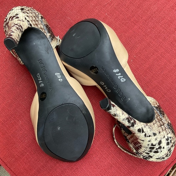Fabulous BCBG Size 7.5 Ankle Strap Heels in Combination Snake and Cream Color - Picture 6 of 9